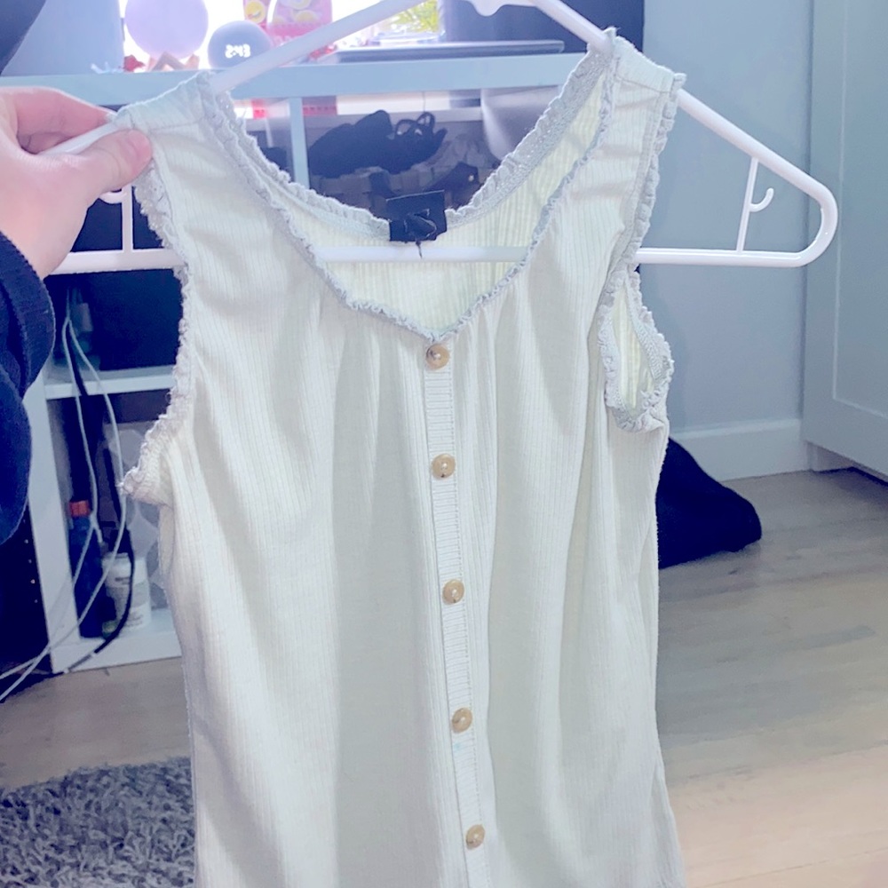 Aesthetic green and tan buttons, super soft, worn once